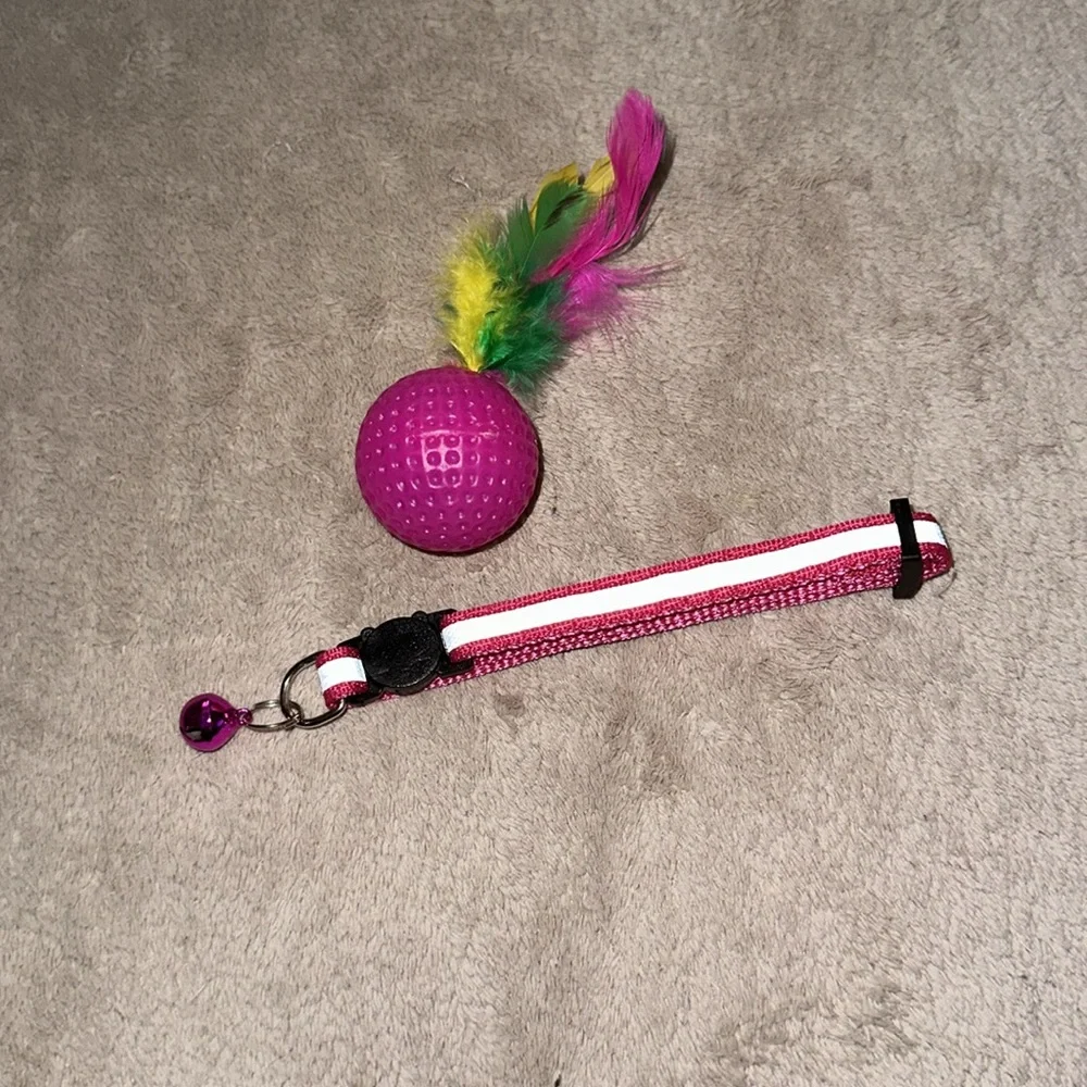 Cat pink reflective stripe adjustable collar with bonus feather ball toy New
